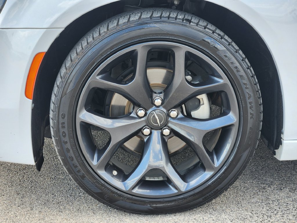 Used 2023 Chrysler 300 Touring w/ Sport Appearance Package RWD image 12