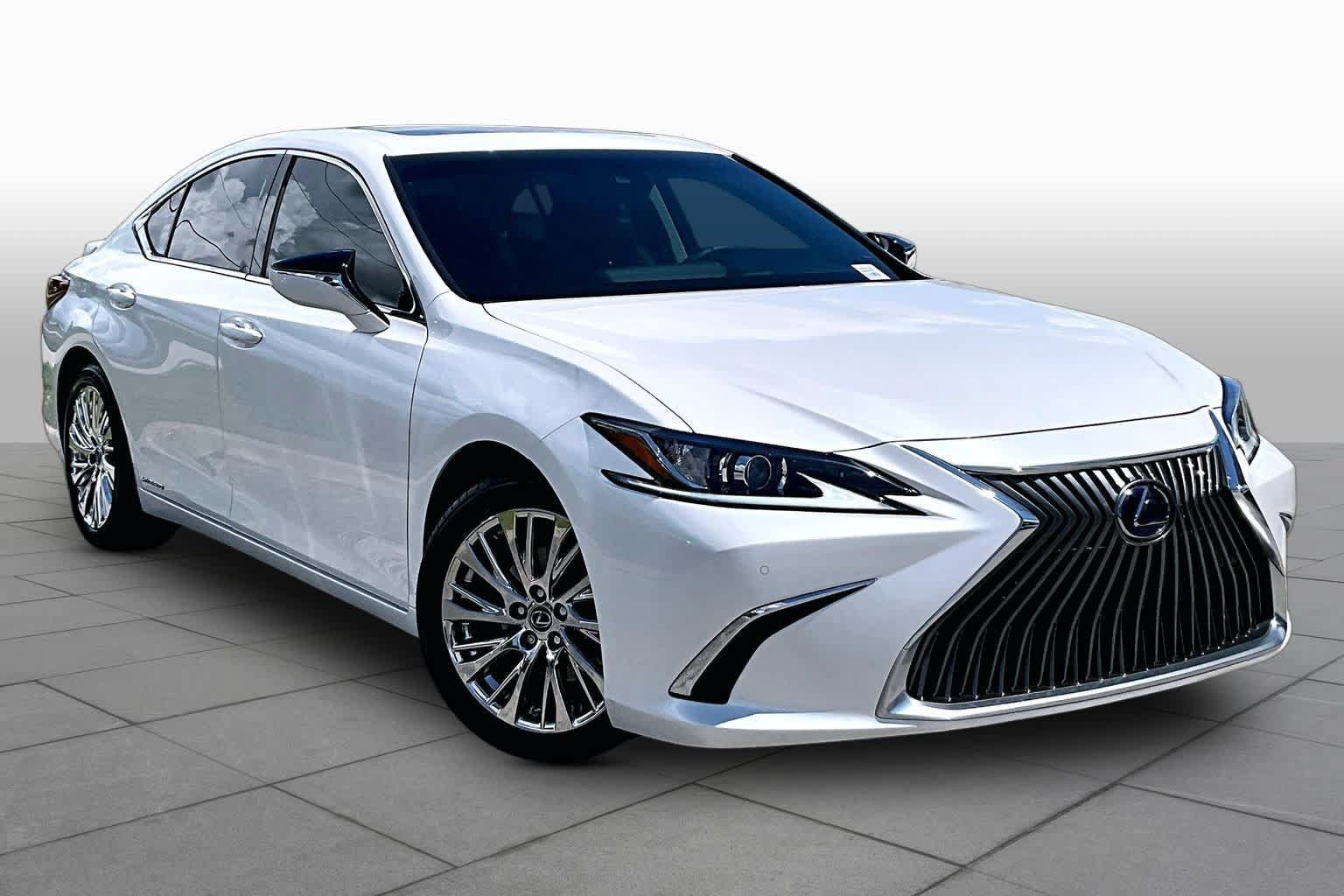 Used 2020 Lexus ES 300h w/ Premium Package FWD image 3