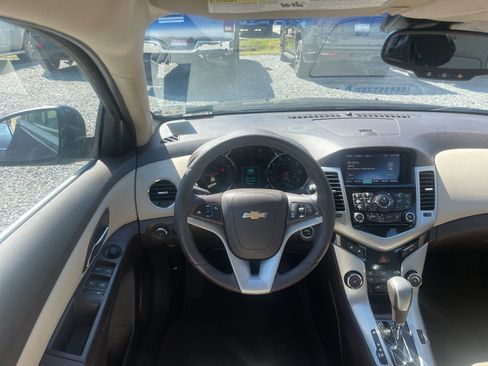 Used 2014 Chevrolet Cruze LTZ image 9