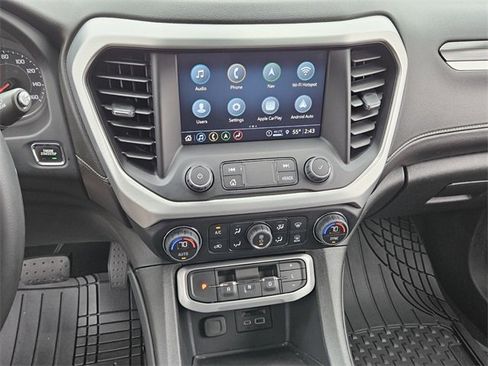 Used 2023 GMC Acadia SLT image 18