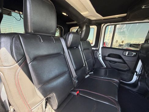 Used 2019 Jeep Wrangler Unlimited Rubicon image 18