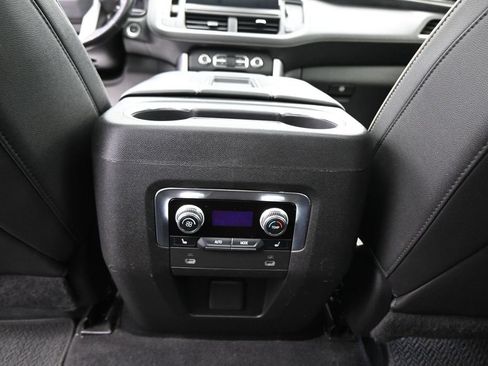 Used 2022 GMC Yukon SLT w/ SLT Premium Package AWD/4WD image 30