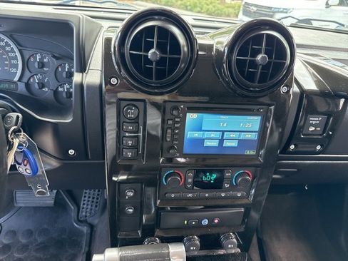 Used 2006 HUMMER H2 SUT w/ Limited Edition H2 image 25