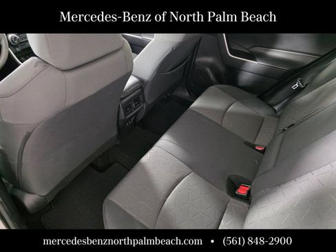 Used 2021 Toyota RAV4 XLE w/ Convenience Package FWD image 15