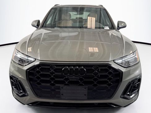 Used 2024 Audi Q5 e Premium Plus image 2