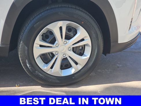 New 2026 Chevrolet Trax LS w/ Driver Confidence Package FWD image 38