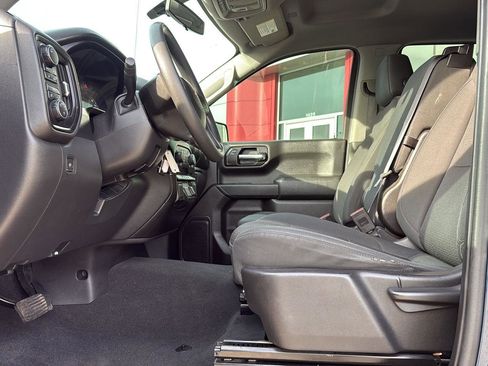 Used 2020 Chevrolet Silverado 1500 Custom w/ Custom Value Package image 16