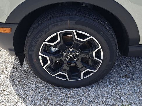 New 2025 Ford Bronco Sport Outer Banks w/ Outer Banks Tech Package+ image 8