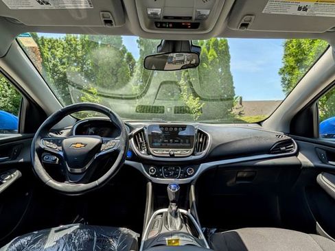 Used 2017 Chevrolet Volt LT w/ Comfort Package FWD image 12