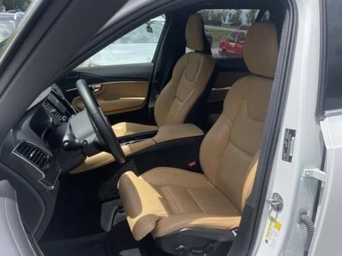 Used 2025 Volvo XC90 T8 Ultra w/ Protection Package AWD/4WD image 2