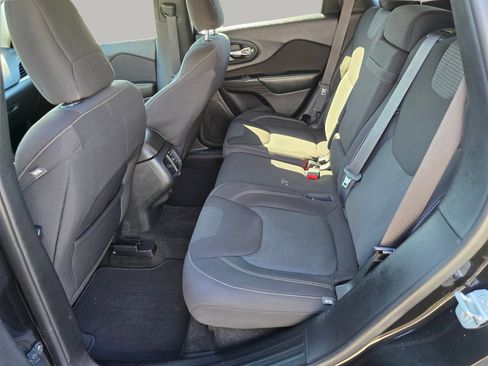 Used 2016 Jeep Cherokee Latitude FWD image 25