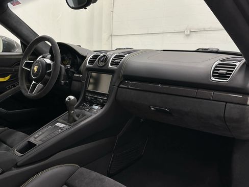 Used 2016 Porsche Cayman GT4 RWD image 13