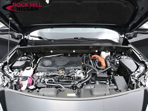 Used 2021 Toyota Venza XLE image 14