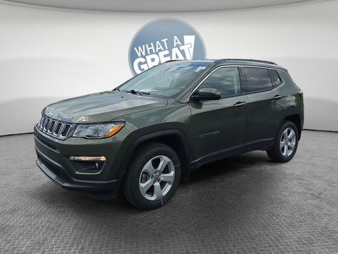 Used 2019 Jeep Compass Latitude w/ Cold Weather Group AWD/4WD image 8