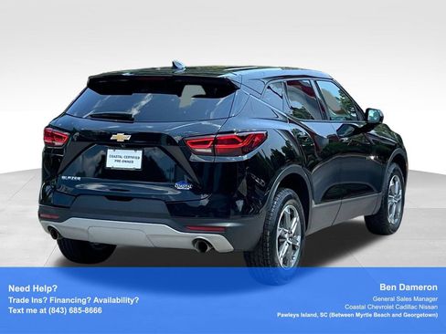 Used 2025 Chevrolet Blazer LT FWD image 11