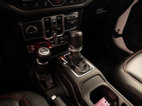 Used 2024 Jeep Gladiator Rubicon w/ Convenience Group image 20