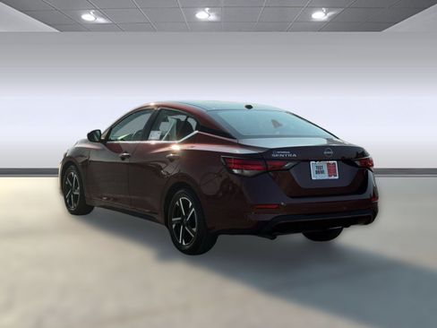 Used 2025 Nissan Sentra SV FWD image 5