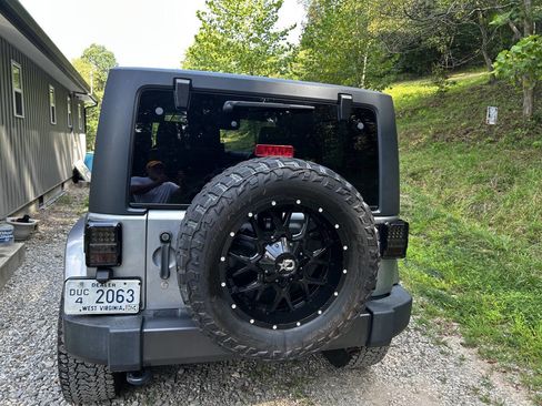 Used 2016 Jeep Wrangler Sport image 5