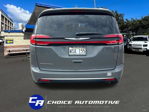 Used 2022 Chrysler Pacifica Touring-L FWD image 7