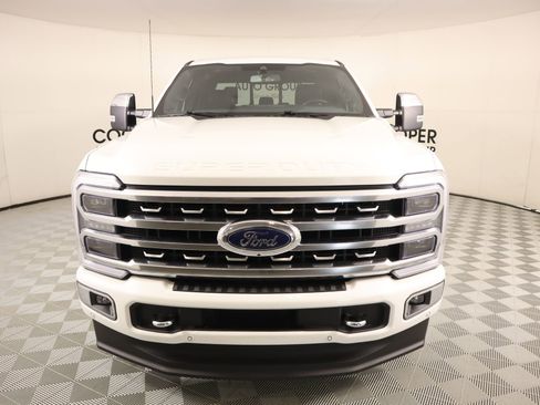Used 2024 Ford F250 Platinum image 10