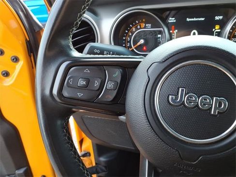 Used 2021 Jeep Gladiator Sport image 17