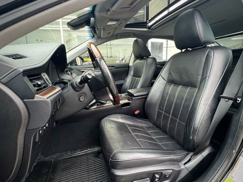 Used 2017 Lexus ES 350 w/ Luxury Package image 18