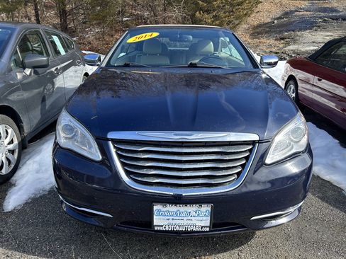 Used 2014 Chrysler 200 Limited image 2