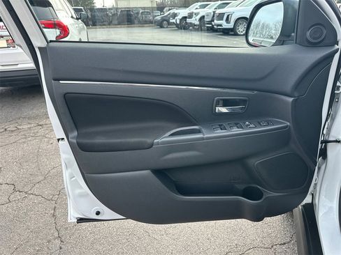 Used 2020 Mitsubishi Outlander Sport ES image 11