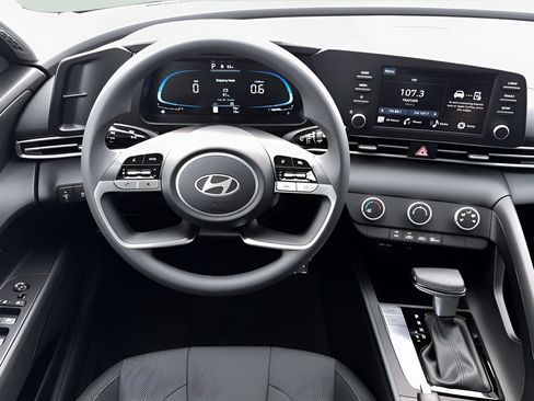 Used 2026 Hyundai Elantra SE w/ Cargo Package FWD image 16