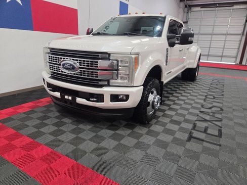 Used 2017 Ford F350 Platinum w/ Platinum Ultimate Package AWD/4WD image 3