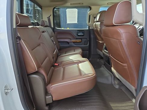 Used 2018 Chevrolet Silverado 1500 High Country AWD/4WD image 34
