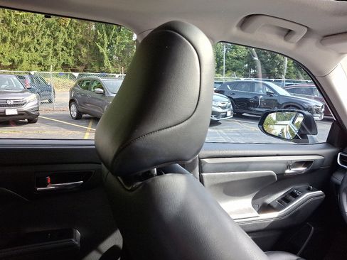 Used 2021 Toyota Highlander XLE image 13