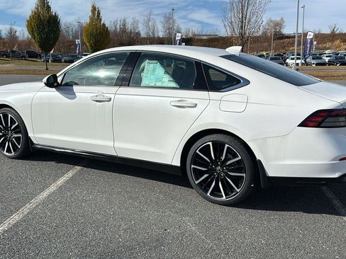 New 2025 Honda Accord Touring image 9