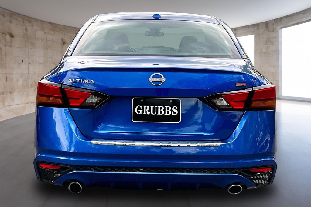 Used 2025 Nissan Altima 2.5 SR w/ SR Premium Package FWD image 5