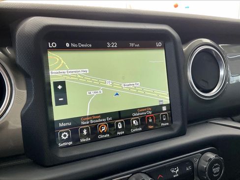 Used 2019 Jeep Wrangler Unlimited Sahara w/ Uconnect 4C Nav & Sound Group AWD/4WD image 30