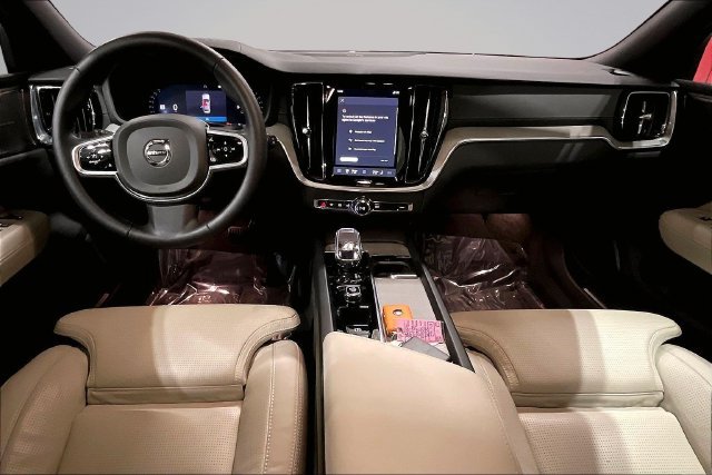 Certified 2025 Volvo V60 B5 Cross Country Ultra AWD/4WD image 18