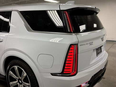 New 2026 Cadillac Escalade IQL Luxury w/ LPO, Floor Liner Package image 13