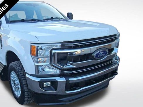 Used 2021 Ford F350 XLT w/ Camper Package image 3