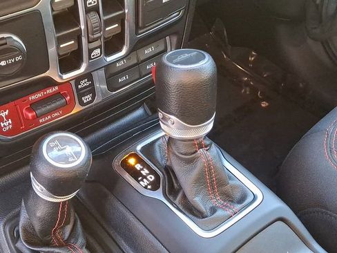 Used 2021 Jeep Gladiator Rubicon w/ LED Lighting Group image 18