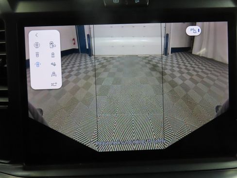 Used 2025 Ford F250 Lariat w/ Black Appearance Package image 16