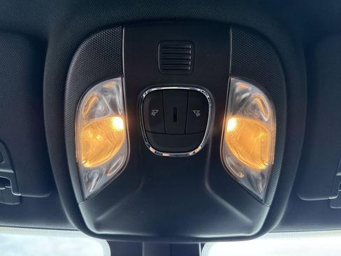 Used 2023 Jeep Compass Altitude image 38