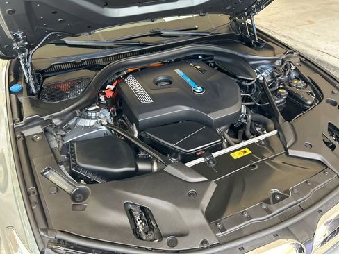 Used 2018 BMW 530e xDrive image 10