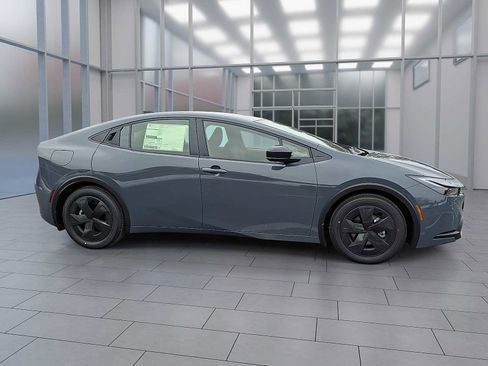 New 2026 Toyota Prius Plug-In Hybrid image 6
