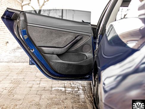 Used 2021 Tesla Model 3 Performance image 31