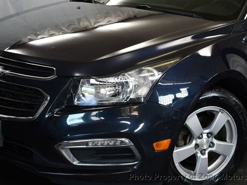 Used 2016 Chevrolet Cruze LT FWD image 3
