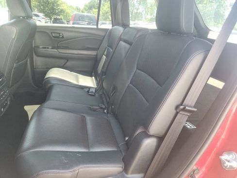 Used 2024 Honda Passport Black Edition image 19