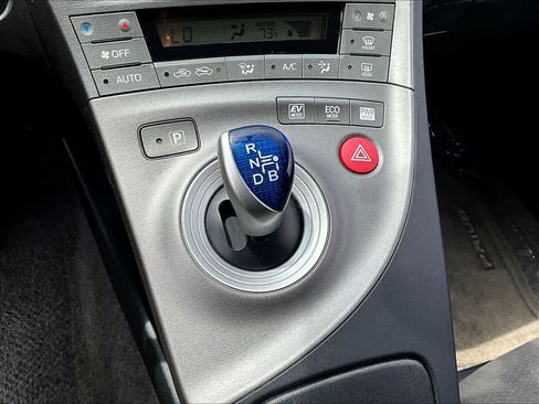 Used 2015 Toyota Prius Two FWD image 16