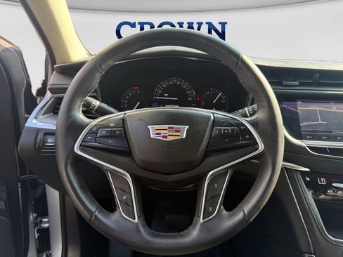 Used 2017 Cadillac XT5 Luxury AWD/4WD image 12