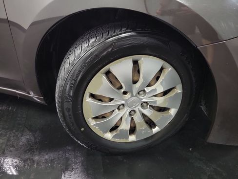 Used 2011 Honda Accord LX image 10