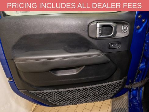 Used 2019 Jeep Wrangler Unlimited Sahara AWD/4WD image 11